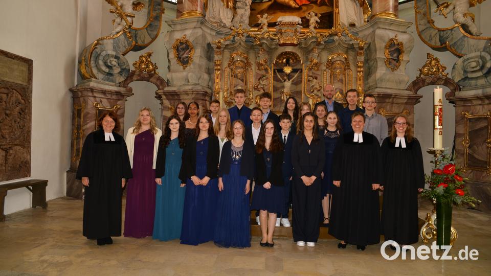 Auch diese Konfirmanden bekräftigten in der St.-Michael-Kirche ihr Ja zum Glauben. Bild: Sergej Zheltysev/exb