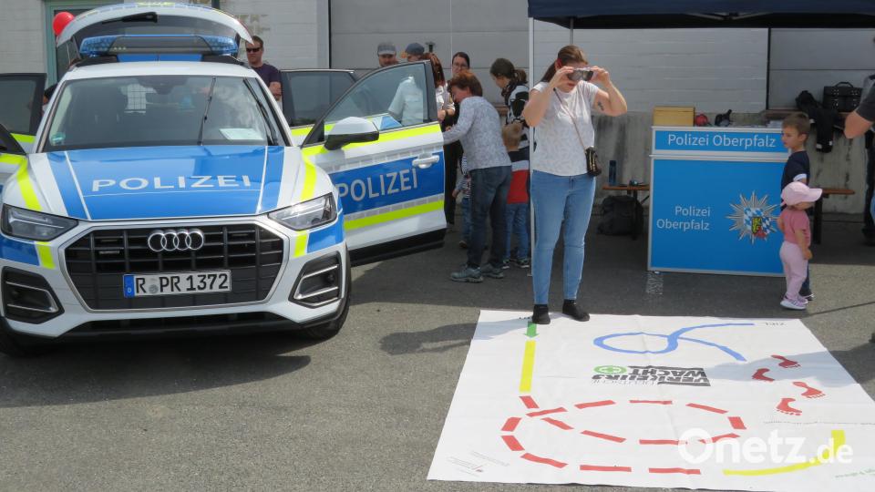 Viele interessante Einblick gewannen die Besucher beim Blaulichttag der Feuerwehr Altenstadt/WN. Bild: adj