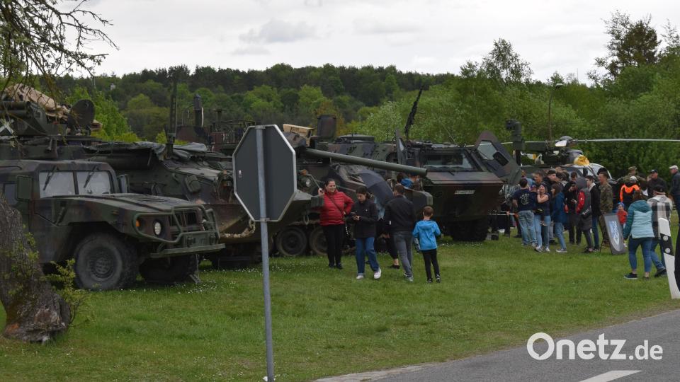 Eher abgespeckt war dieses Jahr die Militärfahrzeugausstellung. Trotzdem wurde sie stark frequentiert. Bild: bö
