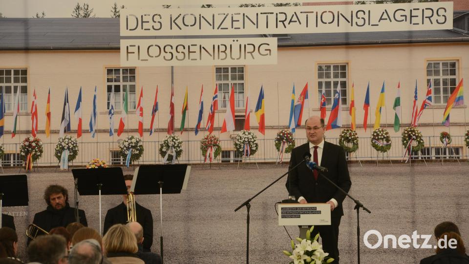 Bayerns Finanz- und Heimatminister Albert Füracker bei seiner Ansprache. Bild: bey