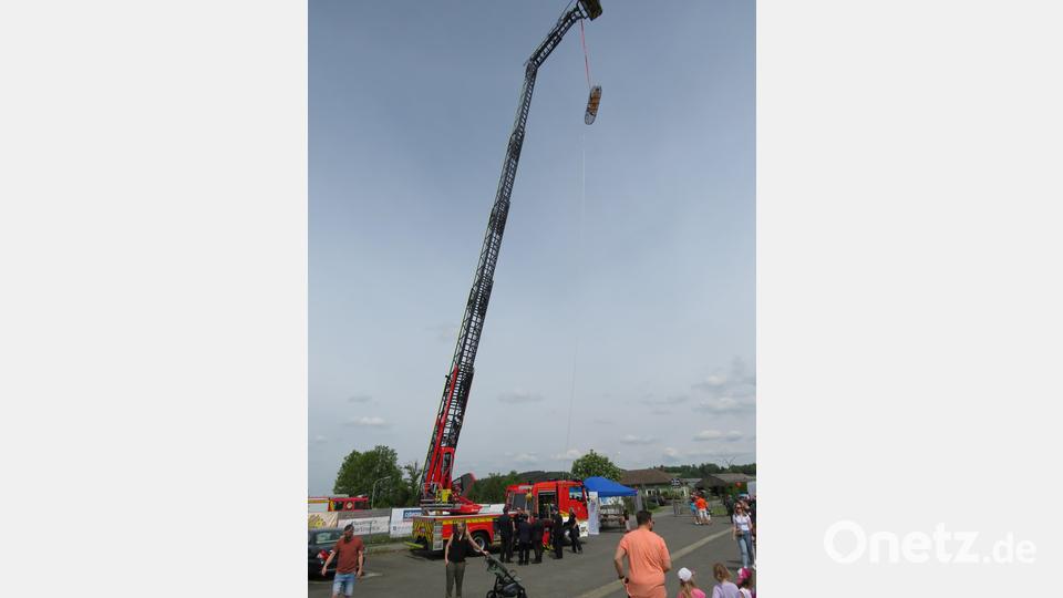 Viele interessante Einblick gewannen die Besucher beim Blaulichttag der Feuerwehr Altenstadt/WN. Bild: adj