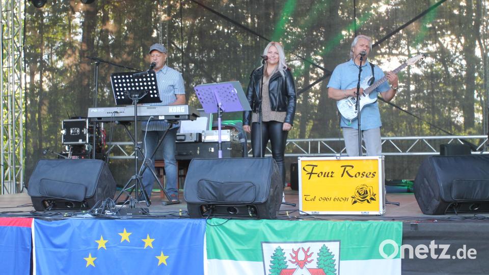 Die Band &quot;Four Roses&quot; begeistert mit Schlagern und Evergreens. Bild: pi