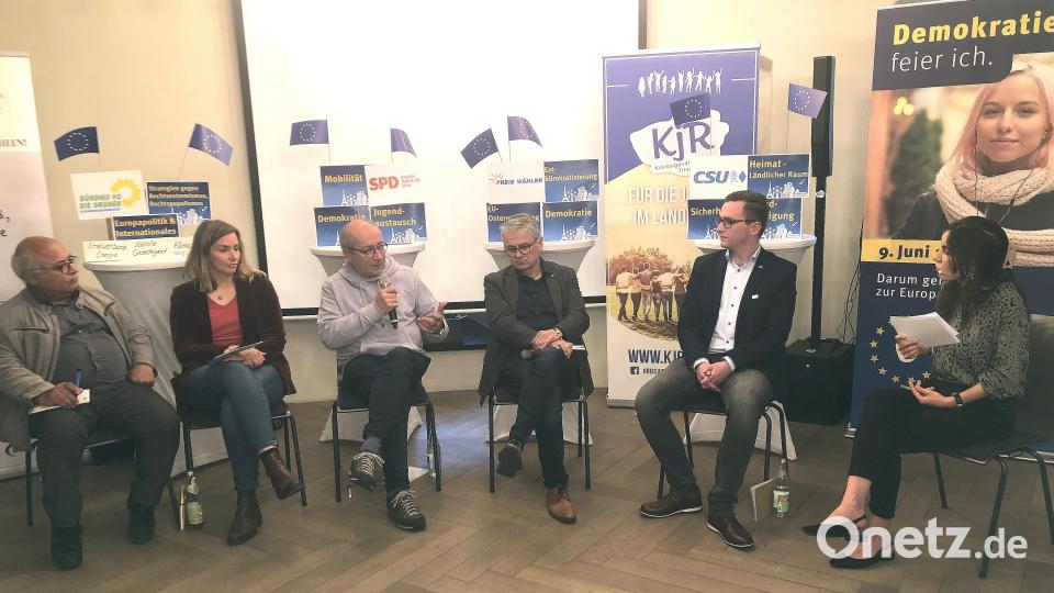 Teilnehmer an der Gesprächsrunde beim Jugendtalk in Falkenberg waren MdL Cemal Bozoglu, MdL Laura Weber, MdEP Thomas Rudner, MdL Martin Scharf und Europaratkandidat Adrian Käss. Moderiert wurde die Veranstaltung von Judith Rubatscher (von links). Bild: wro
