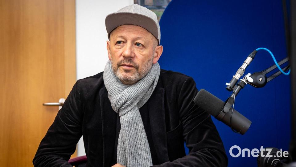 Mit 870 Abbildungen auf 308 Seiten liefert Manfred Wilhelm eine "Liebeserklärung" an Amberg. Bild: Müller, Peter