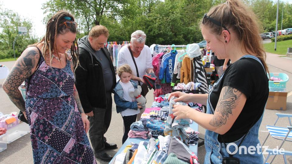 Der AWO-Flohmarkt besticht mit einem reichhaltigen Angebot an Kindersachen. Bild: pi