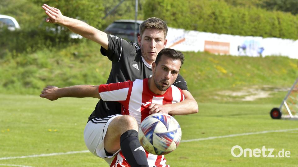 Johannes Fried (vorne) und der TSV Königstein treffen in der Relegation zur Bezirksliga auf den Zweiten aus der Kreisliga West Cham/Schwandorf. Archivbild: Hubert Ziegler