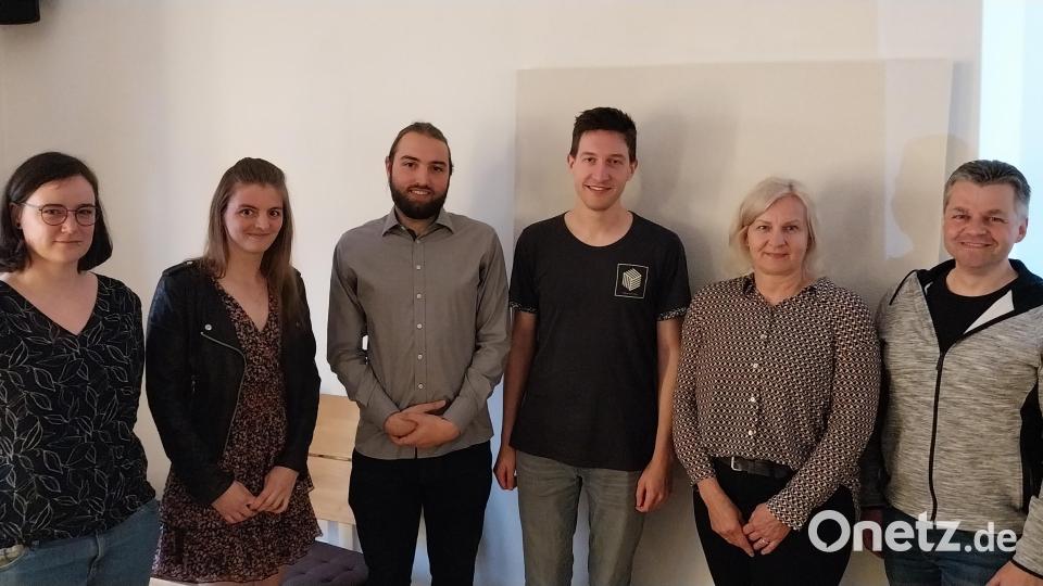Der neue Vorstand des Tirschenreuther Schwimm-Clubs (von links) Anne Habedank, Kathrin und Lukas Bachmeier, Florian Sammüller, Sabine Rößler und Mathias Rath. Bild: rbg/exb