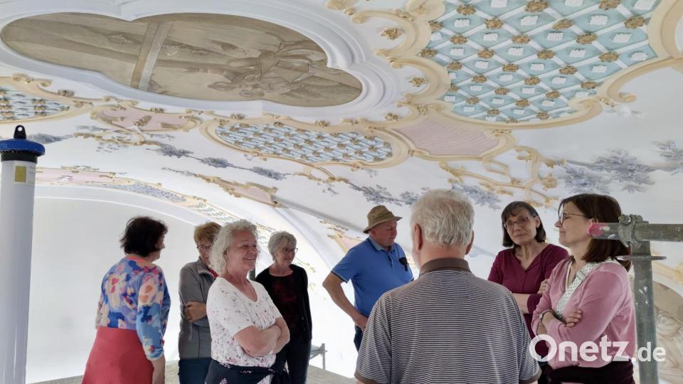 Die Mitglieder der Frauen-Union durften die Arbeiten aus nächster Nähe beobachten. Bild: gri