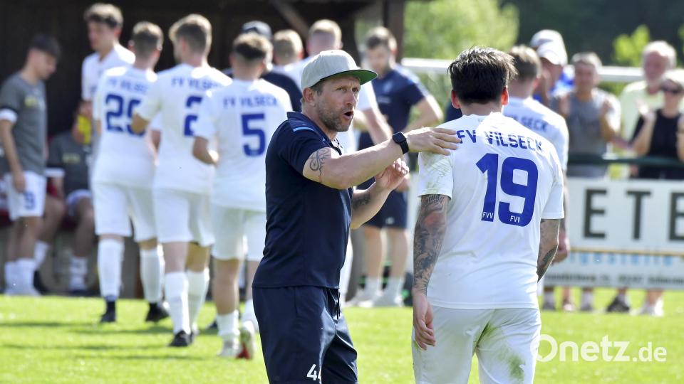 Trainer Daniel Liermann und der FV Vilseck müssen bei der SpVgg SV Weiden mindestens einen Zähler holen, wenn der Traum vom Klassenerhalt in der Bezirksliga weiterleben soll. Archivbild: Hubert Ziegler