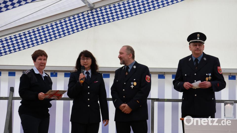 Auch Gäste aus dem fernen Brandenburg gratulieren. Bild: rpp