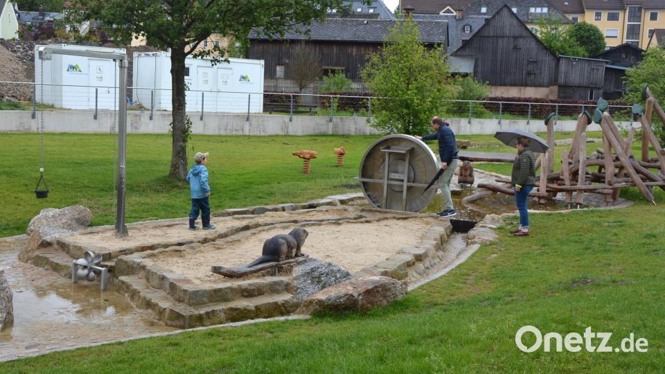 Blick auf den neu gestalteten Wasserspielplatz in Marktredwitz. Bild: jr