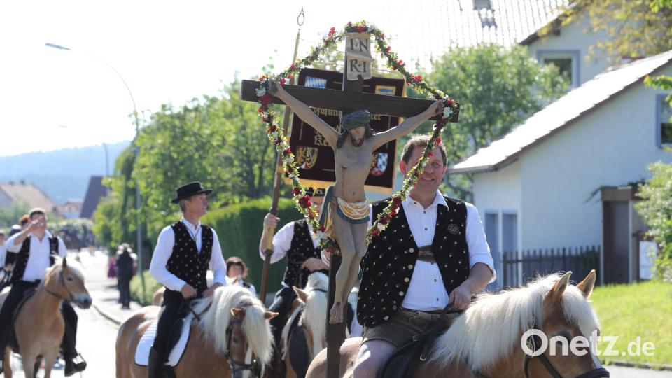 Strahlender Sonnenschein beim 59. Pfingstritt in Kemnath am Buchberg. Bild: Wolfgang Steinbacher