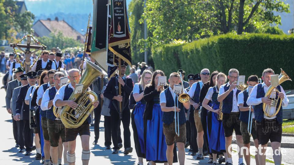 Strahlender Sonnenschein beim 59. Pfingstritt in Kemnath am Buchberg. Bild: Wolfgang Steinbacher