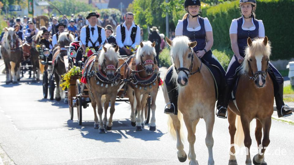 Strahlender Sonnenschein beim 59. Pfingstritt in Kemnath am Buchberg. Bild: Wolfgang Steinbacher