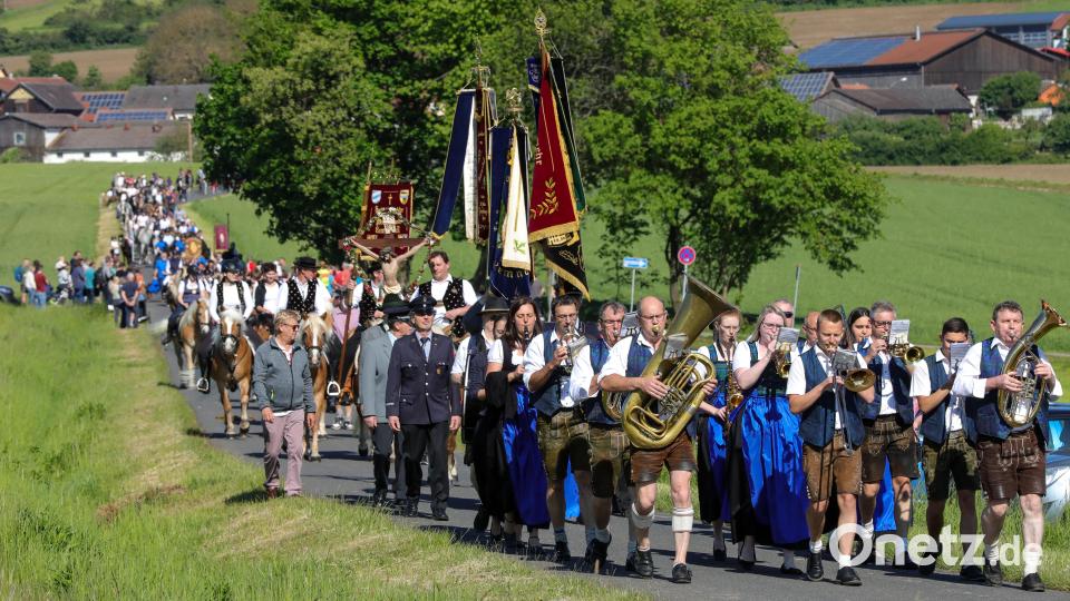 Strahlender Sonnenschein beim 59. Pfingstritt in Kemnath am Buchberg. Bild: Wolfgang Steinbacher