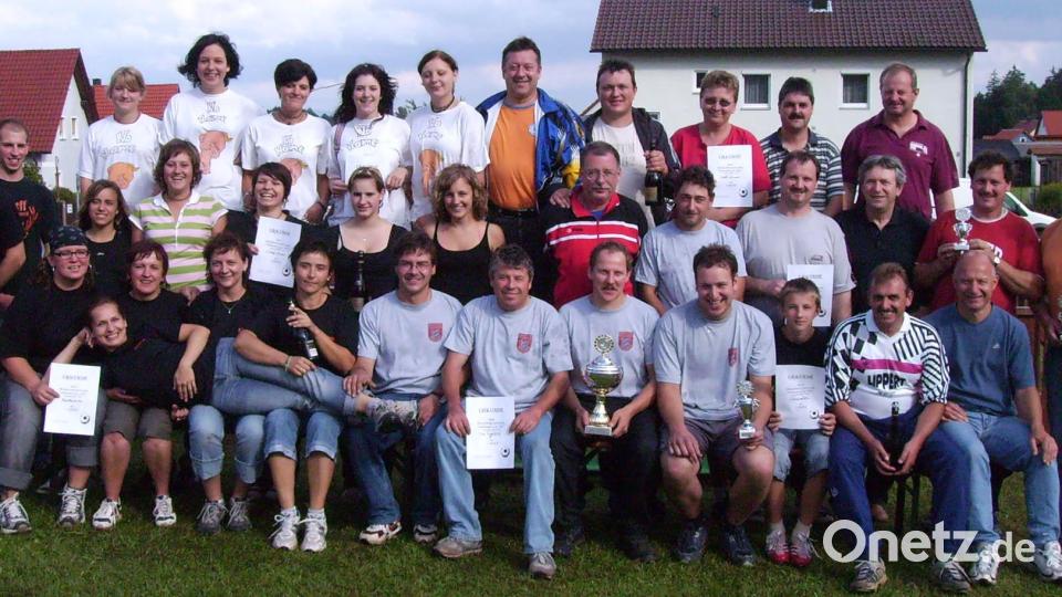 Treff-Thumsenreuth - die Sieger und die Teilnehmer des Steinwaldcups. Archivbild: att