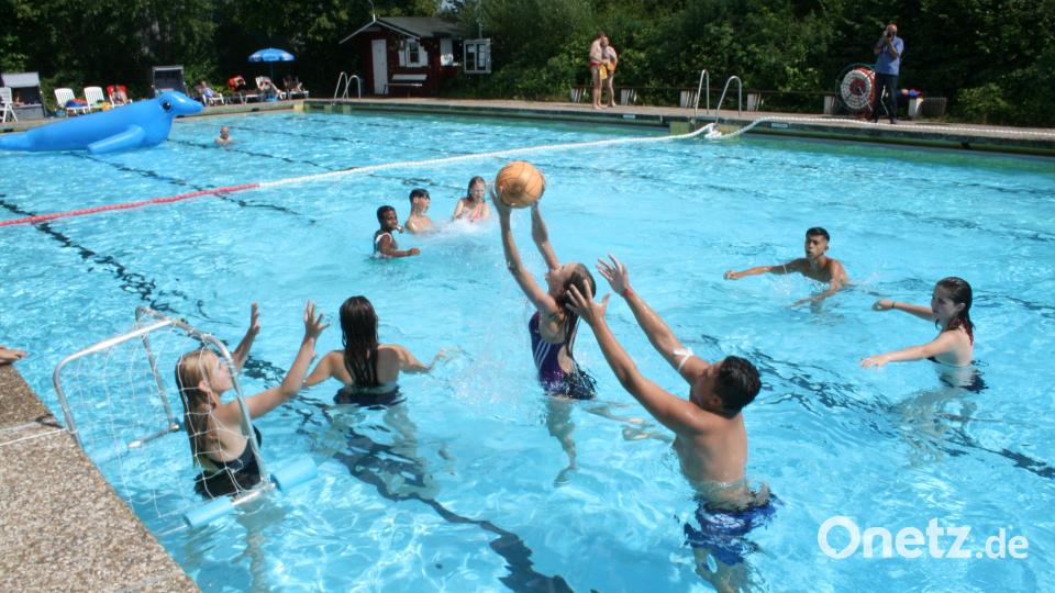 Viel Spaß brachte das Wasserballturnier. Bild: roh