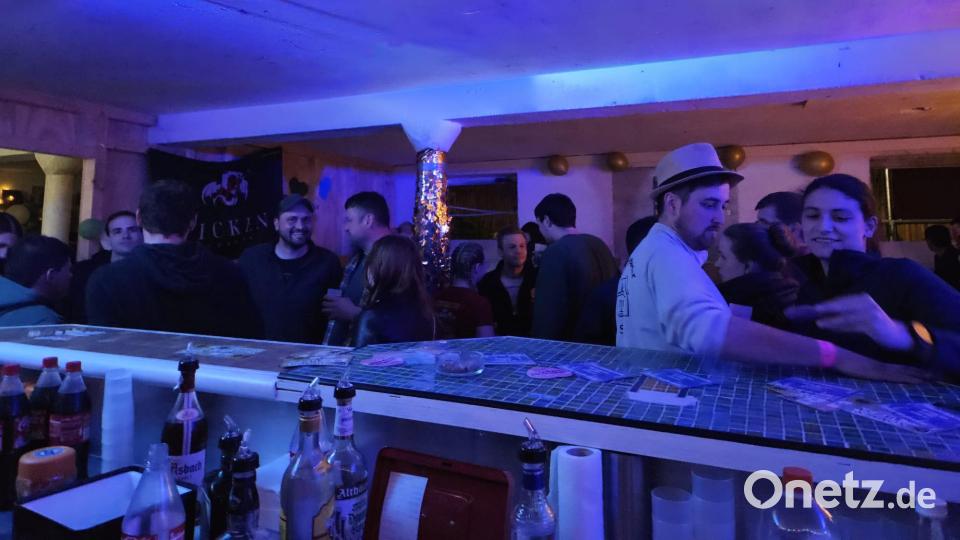 In der Bar gibt es eine reiche Auswahl an Getränken. Bild: sl