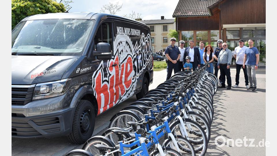 ILE-Projekt: Übergabe von 20 neuen Fahrrädern von der &quot;bike station&quot;. Bild: rgr