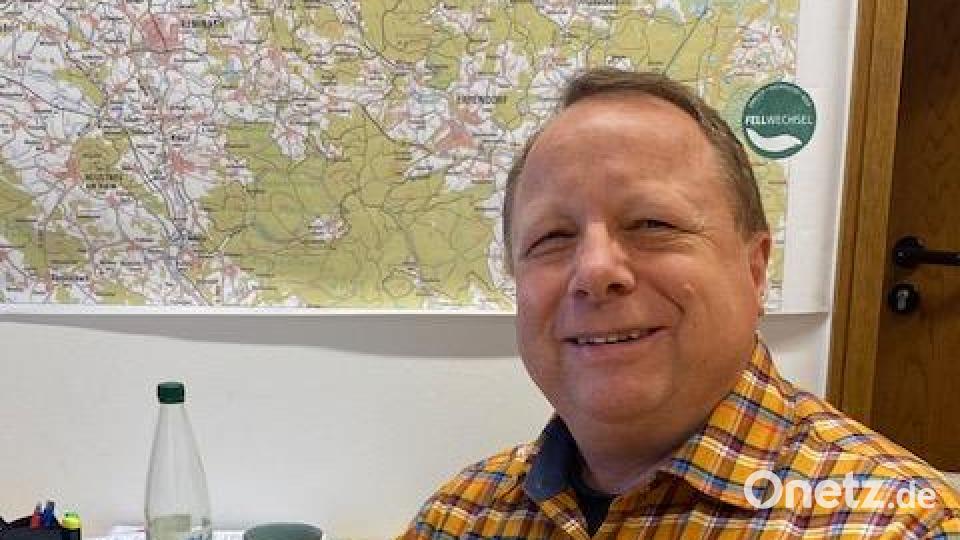 Manfred Häfner arbeitet am Landratsamt in Tirschenreuth und ist dort für die Betreuungsstelle tätig. Bild: M. Häfner