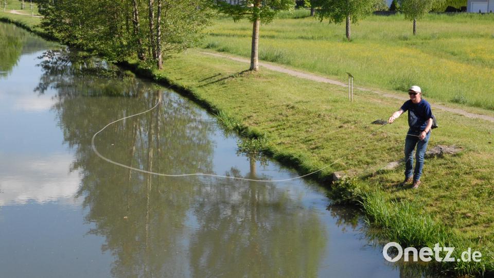 Das Fischen mit der künstlichen Fliege gilt als eine echte Herausforderung Bild: pop