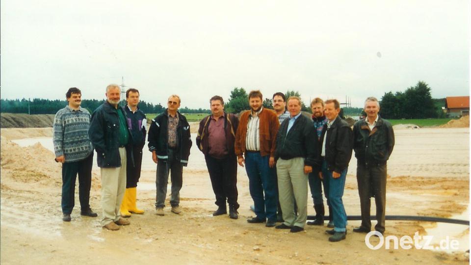 Die Mitglieder des Gründungsverwaltungsrats 1996: von links Wolfgang Mader, Hans Drexler, Christian Piehler, Hans Kammerl, Peter Stoll, Martin Meier, Christian Schlaffer, Bürgermeister Helmut Rösch, Dieter Held, Rudolf Wild , Gerhard Fleischmann Archivbild: fg