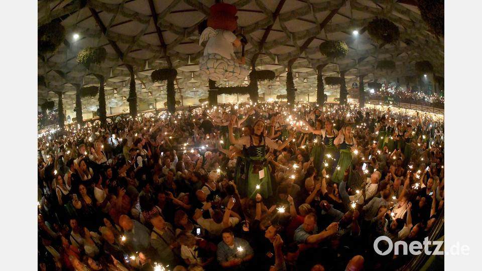 Wegen Umdichtungen mit rechtsextremen Textzeilen wollen die Veranstalter des Oktoberfests das Lied „L&#039;amour toujours“ vorsichtshalber gar nicht erst spielen. Bild: Felix Hörhager