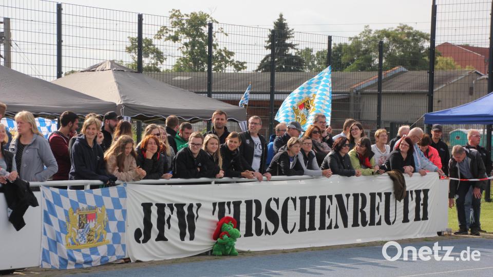 Die Tirschenreuther Fans beim Bundesentscheid 2017 in Falkensee bei Berlin. Dort wurden die Tirschenreuther Fünfter. Archivbild: kro
