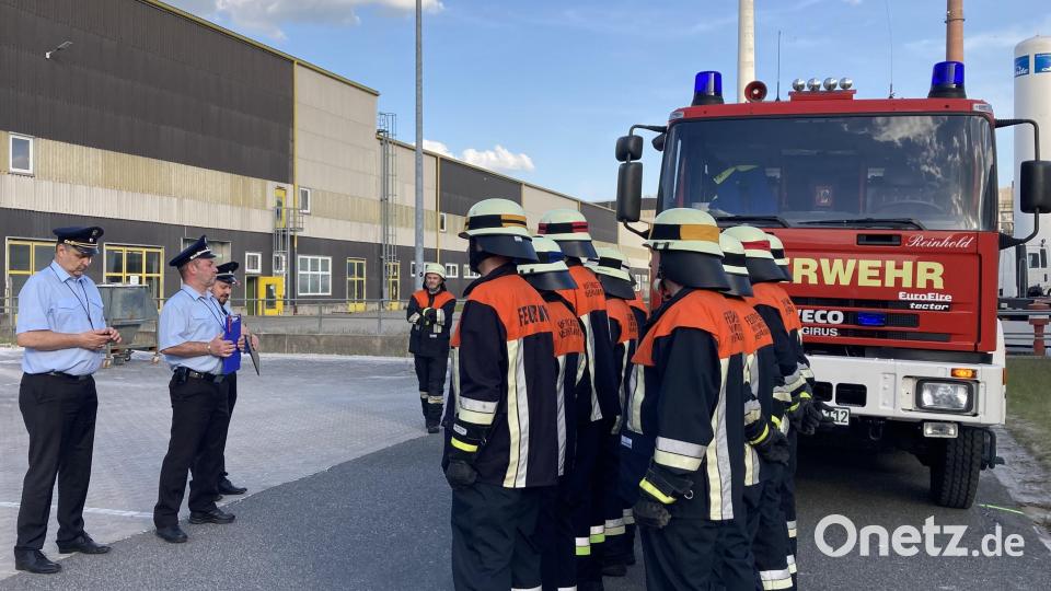 Leistungsprüfung der Werkfeuerwehr Pilkington Weiherhammer Bild: Werkfeuerwehr Pilkington/exb