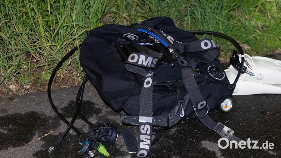 Gegen 1.30 Uhr brachen die Einsatzkräfte die Suche ab. Bild: Roland Wellenhoefer