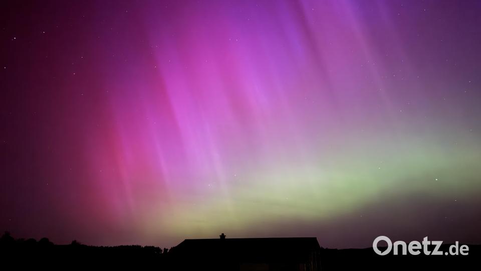 Am Freitagabend waren Polarlichter aber auch über weiten Teilen der Oberpfalz wie hier über Burggrub bei Krummennaab (Landkreis Tirschenreuth) zu sehen. Bild: Dominik Mark