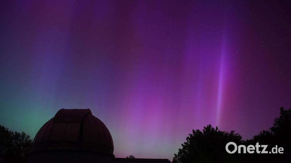Polarlichter über der Sternwarte in Tirschenreuth. Bild: Peter Postler