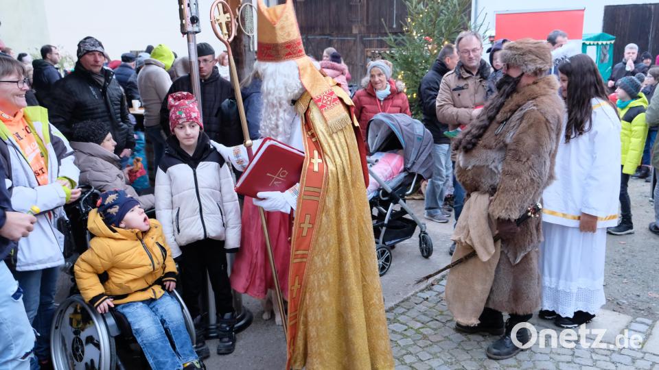 Mit zahlreichen Aktionen fördert der Verein das Solidaritätsbewusstsein der Betroffenen, wie zum Beispiel bei Nikolausfeiern. Archivbild: do