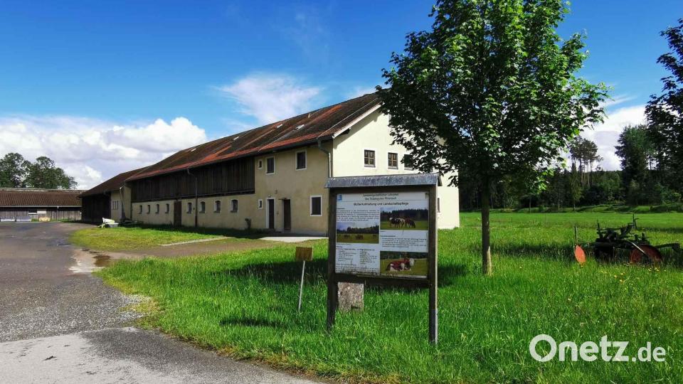 Einige der von Almesbach bewirtschafteten Gebäude in Pfrentschweiher Bild: gz