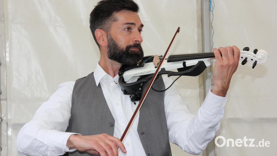 Violinist Julius Meier imponierte mit tollen Swing- und Jazz-Klassikern. Bild: kro
