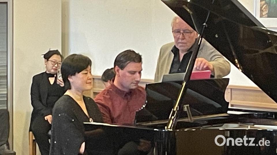 Benjamin Schallwig und seine Frau Jing Sun begeistern beim Klavierabend des Kulturkreises Pressath. Bild: bod/exb