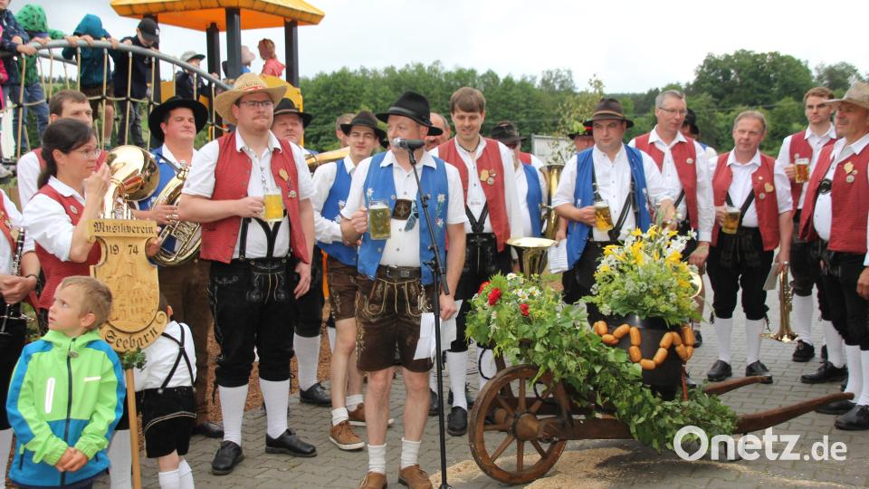 Nun kann auf ein gutes Gelingen des Festes im August angestoßen werden. Bild: frd