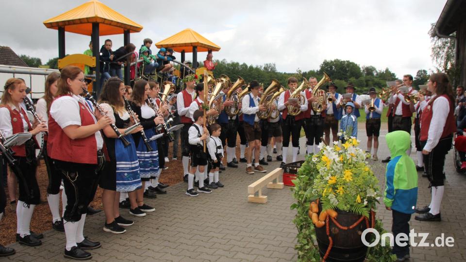 Nach der Zusage gibt es gleich ein Gemeinschaftskonzert. Bild: frd