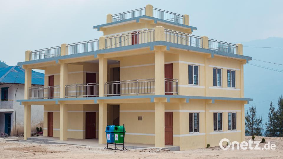 Das neue Schulgebäude in Kharikhola. Bild: Licht für Kinder e.V./exb