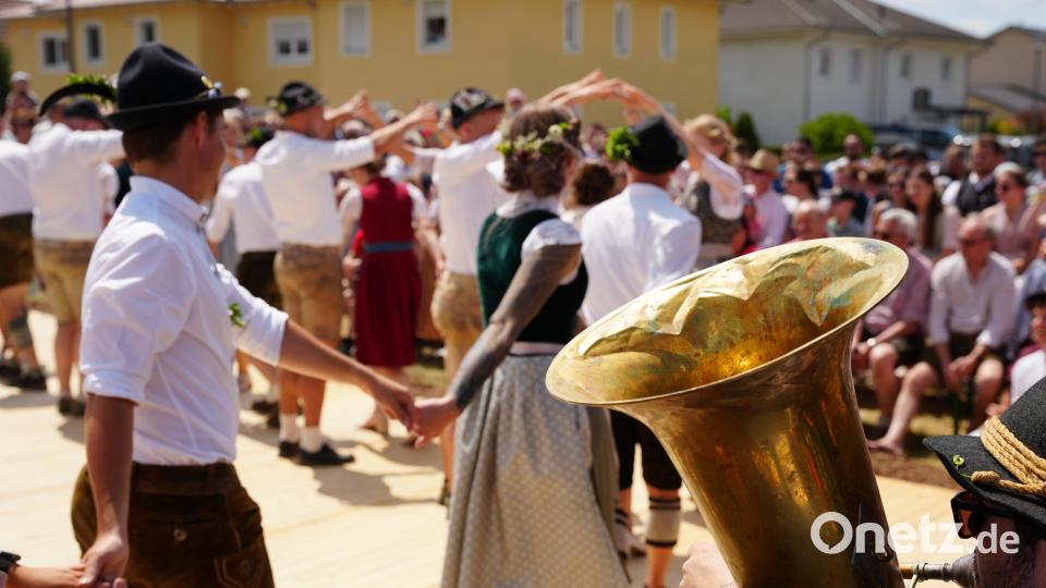 Am Sonntag findet in Diendorf traditionell das Kirwaaustanzen statt. Archivbild: Sebastian Böhm