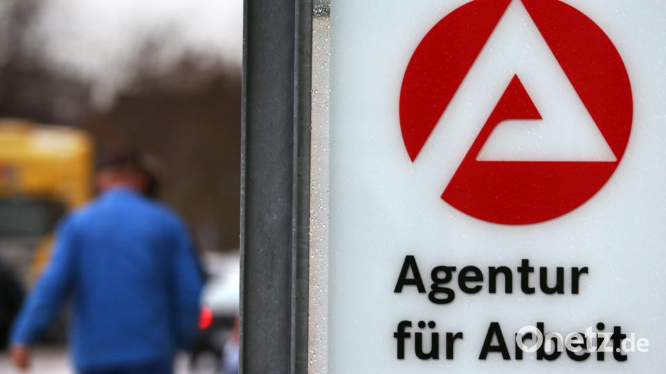 Die Arbeitslosigkeit im Landkreis Tirschenreuth hat im Mai im Vergleich zum Vormonat leicht abgenommen. Symbolbild: Bernd Wüstneck/dpa