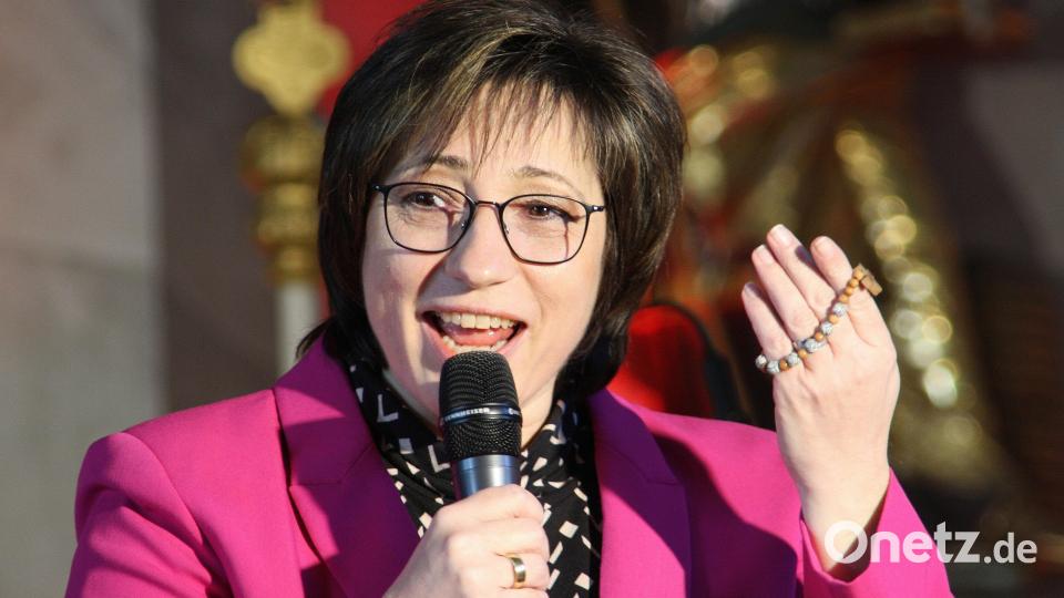 Brigitte Traeger gestand, dass der Rosenkranz ihr ständiger Begleiter sei. Bild: wro