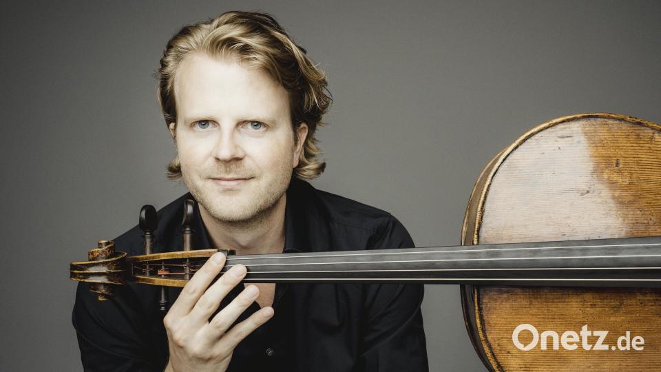 Cellist Julian Steckel Bild: Marco Borggreve/exb
