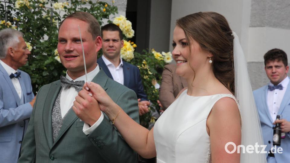 Stefanie und Sven Ollermann beim gemeinsamen Dirigieren. Man beachte, wer die Hand oben hat. Bild: kro