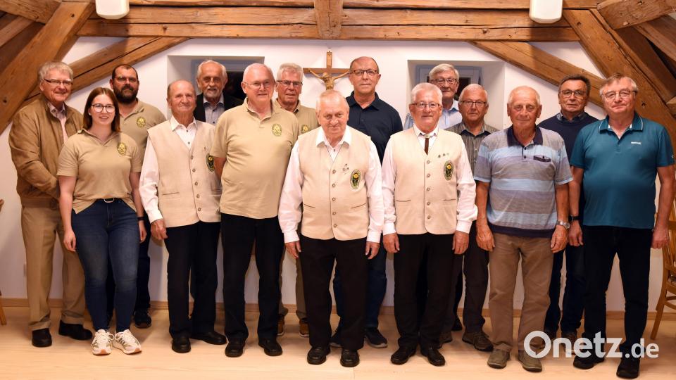 Diese Mitglieder wurden für 50 Jahre Mitgliedschaft beim OVW Beidl geehrt. Bild: Gebert