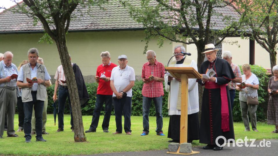 An der Kirche in Woppenhof beginnt der Pilgerweg zur Kirche nach Glaubendorf. Bild: bnr