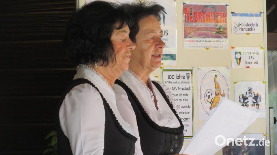 Zupfermoidln gestalten Festmesse musikalisch. Bild: adj