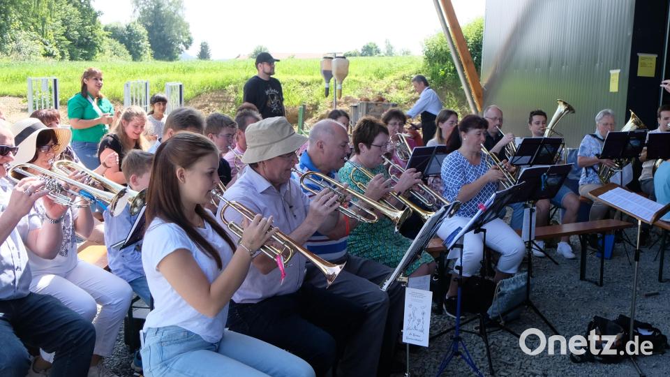 Undenkbar ein Festgottesdienst ohne Posaunenchor. Auch beim Gemeindefest sind die Bläserinnen und Bläser unter Leitung von Tanja Riedel mit dabei. Bild: le