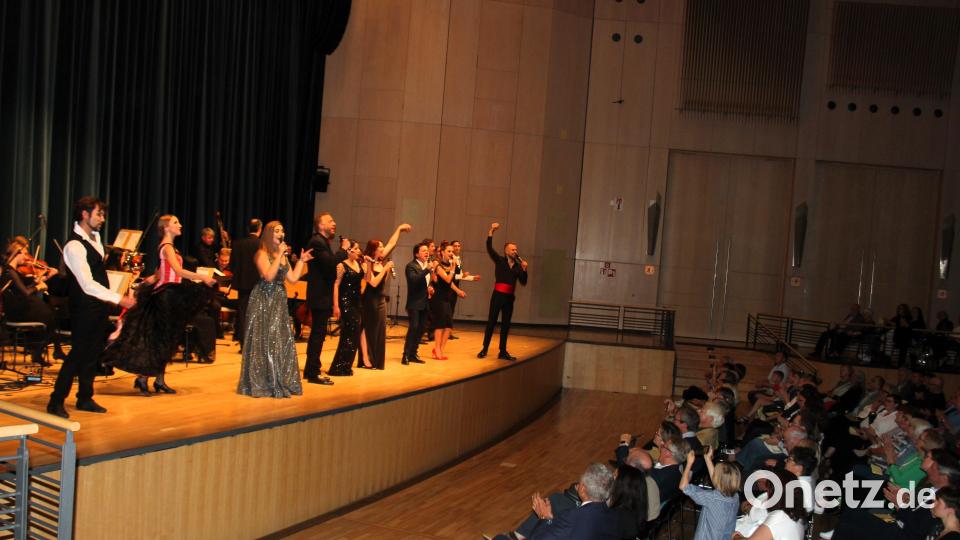 Das Odessa Symphony Orchestra begeistert in der Max-Reger-Halle über 600 Besucher. Bild: stg