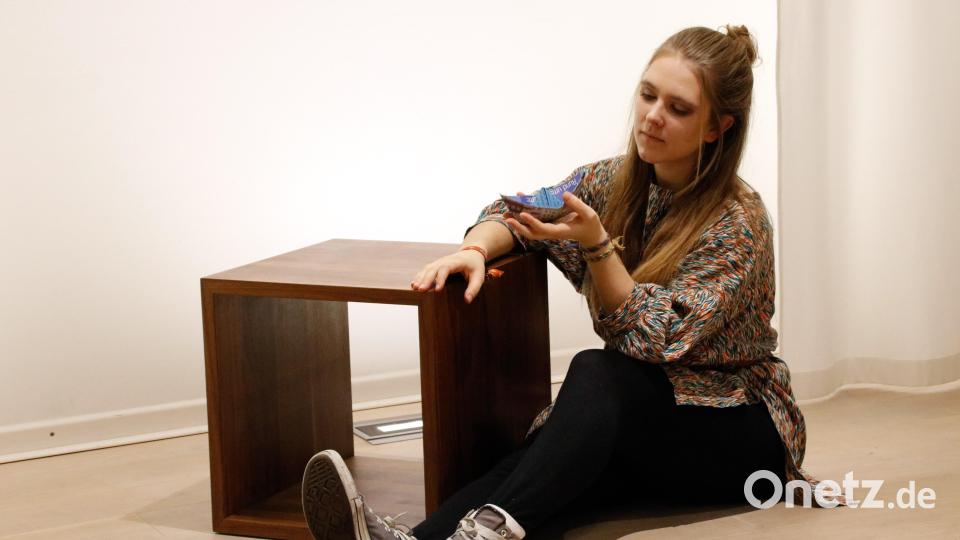 Ronja Künkler veröffentlicht ihr erstes Album &quot;Gartenparty&quot;. Die Motive im Album hat sie passend zu ihren Songtiteln wie &quot;Menschenbild&quot; und &quot;Gedankenmeer&quot; gewählt. Bild: exb/Sebastian Meyer